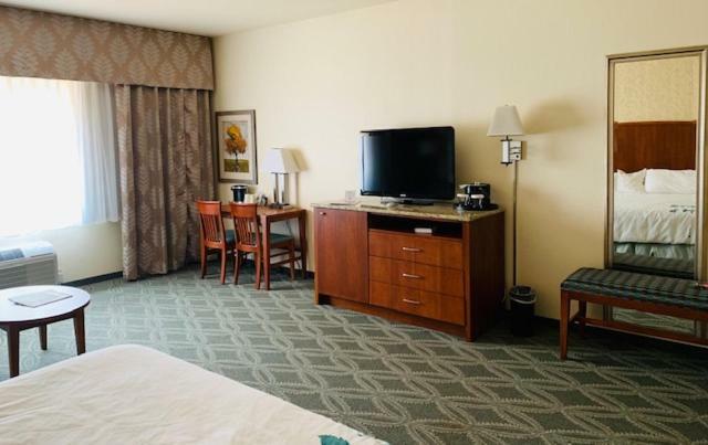 Wingate By Wyndham Elkins Hotel Exterior photo